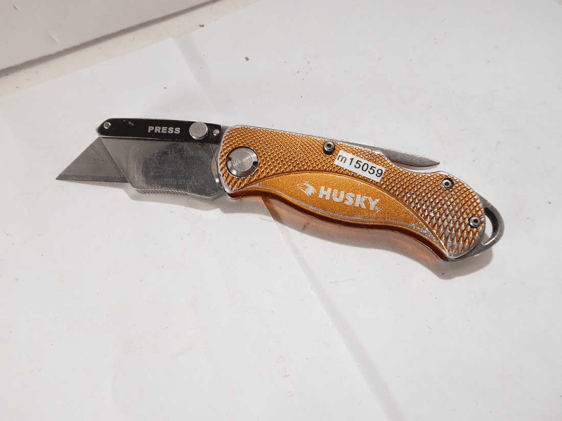 Husky folding utility knife - Tool Exchange
