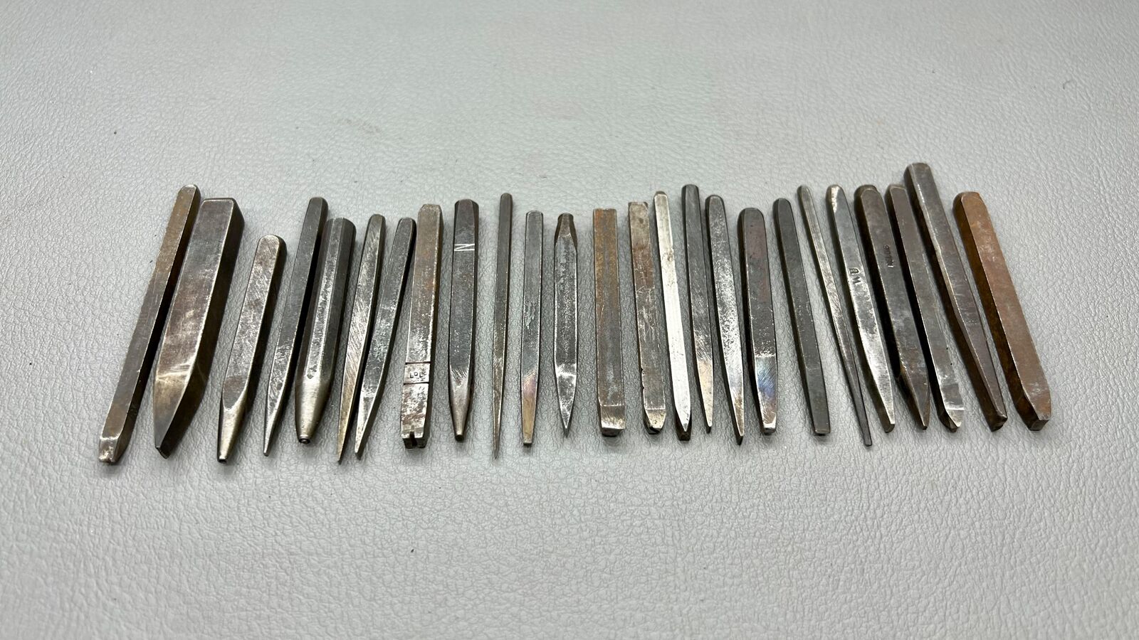 25 Piece Repousse Jewellers Punch & Stamp Set In Good Condition